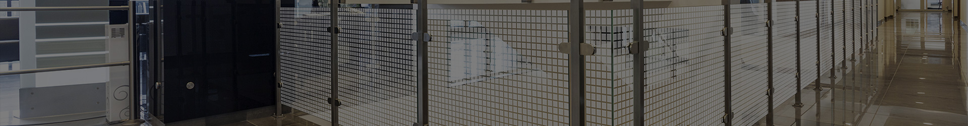 4 Panel  D-Handle (Corner Showers)