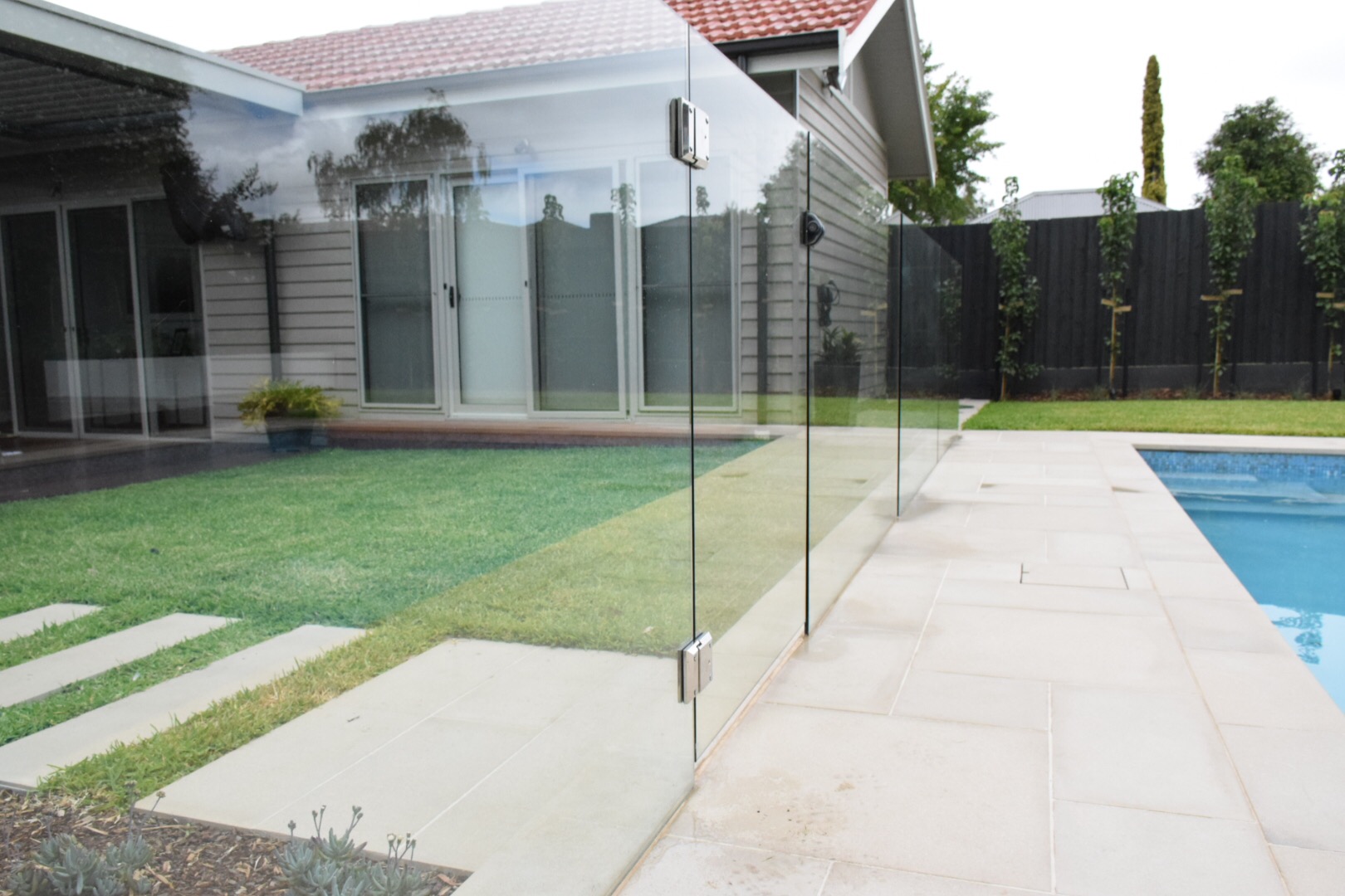 Inground pool fencing 1380 type glass