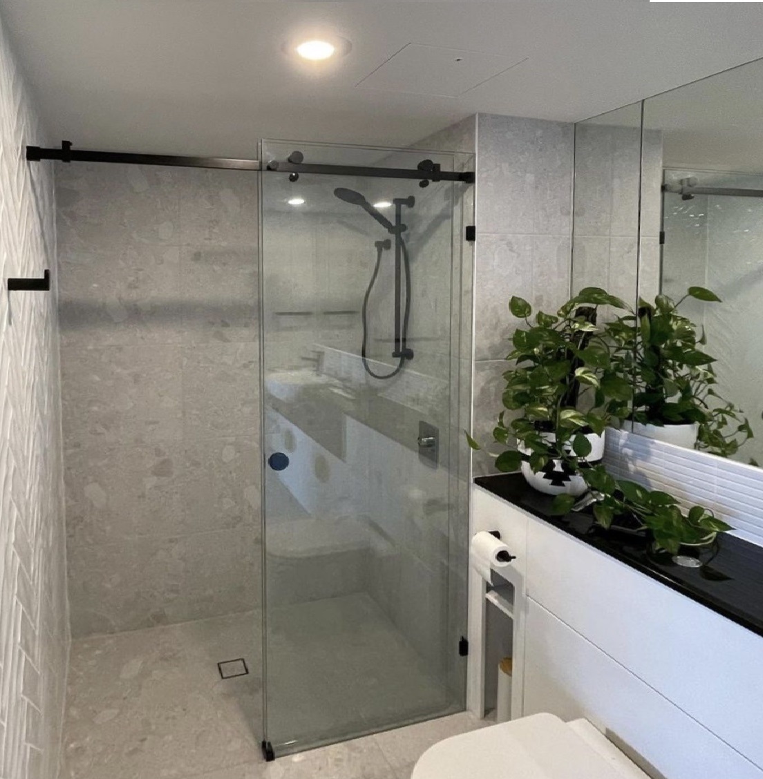 Style Sliding 2 Panel Inline